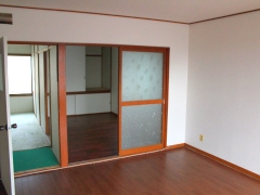 エクセルクラーク麻生Ⅱ2階右室